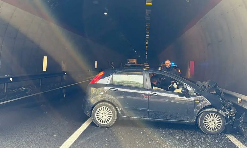 auto sbanda galleria guardia