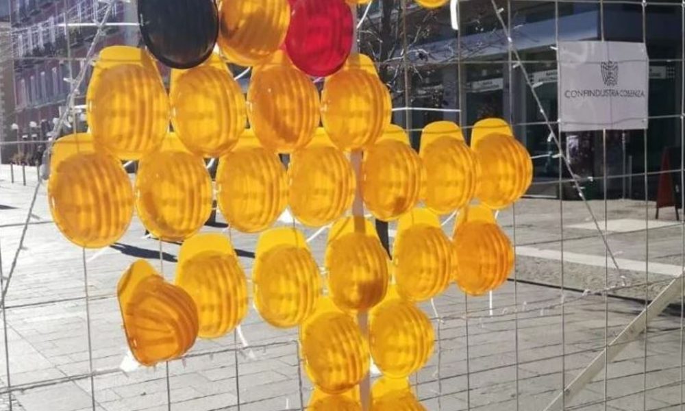 furto-caschi-lavoro-cs